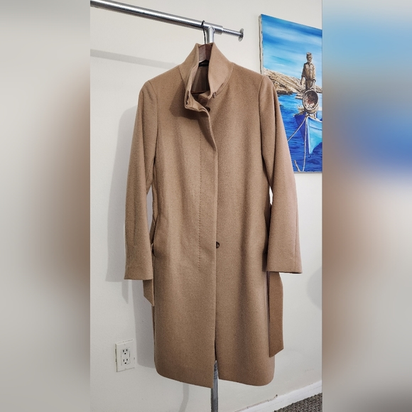 Uniqlo Cashmere and Wool Coat - Picture 4 of 10